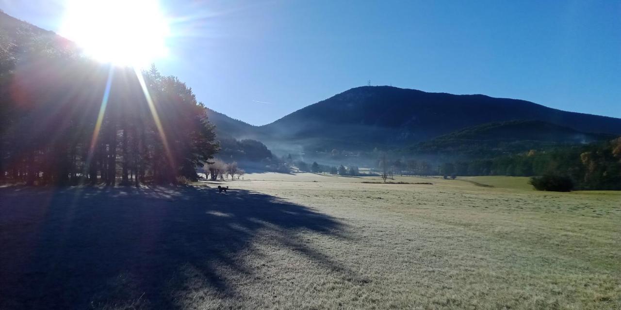 Montagne, Mer Et Verdon Seranon Luaran gambar